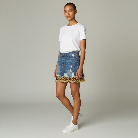 BBJ Los Angeles Dresses & Skirts - BBJ Los Angeles Leopard Trim Distressed Denim Mini Skirt Womens Size M